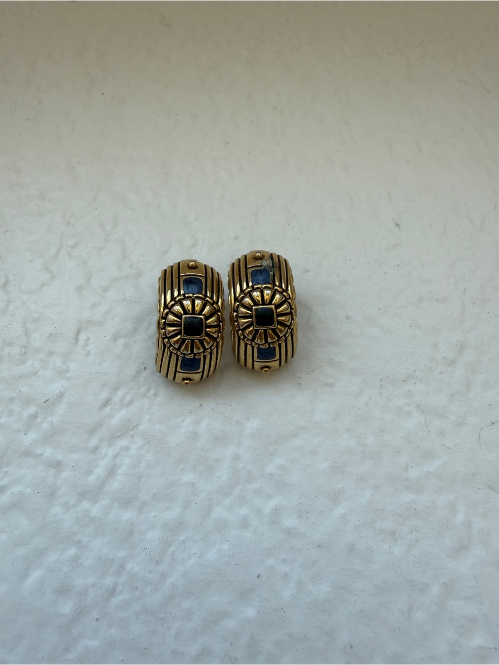 Vintage gold-tone curved earrings